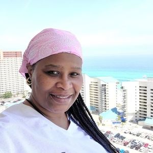 Meet your Posher, Angie